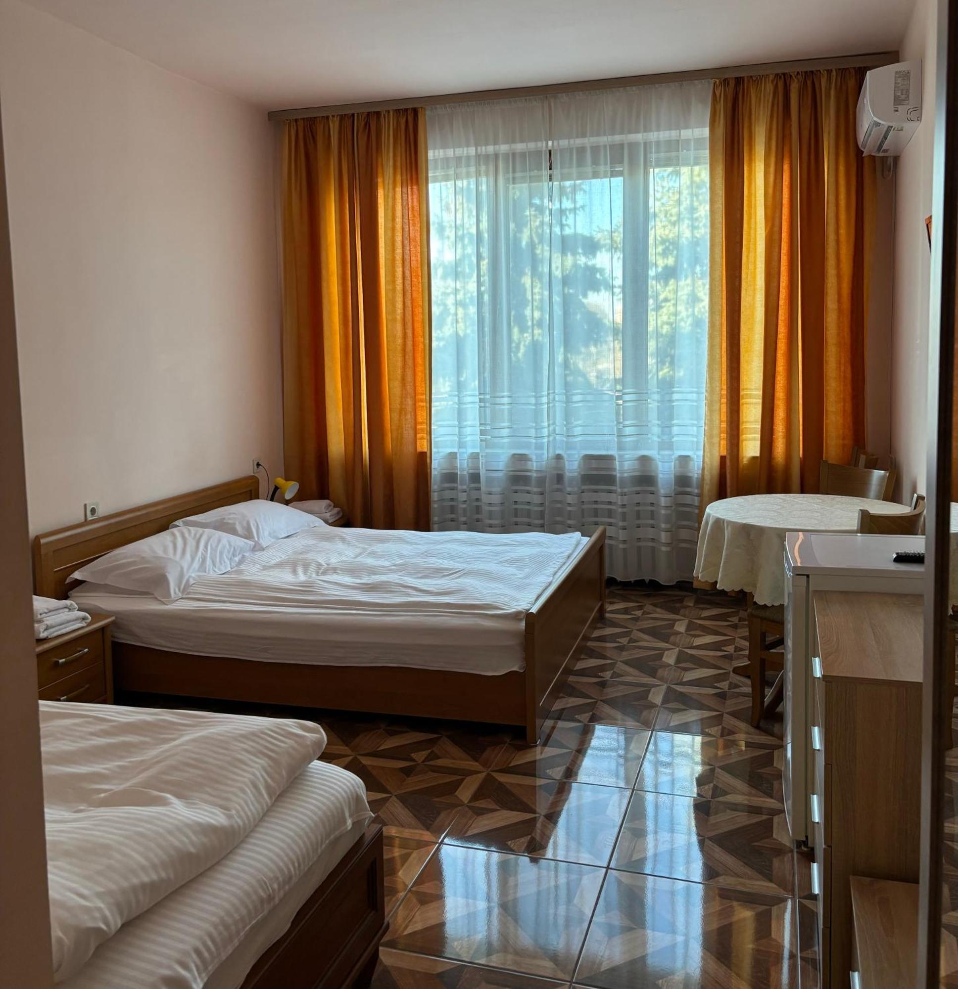 Apart Hotel Central Razgrad Bagian luar foto